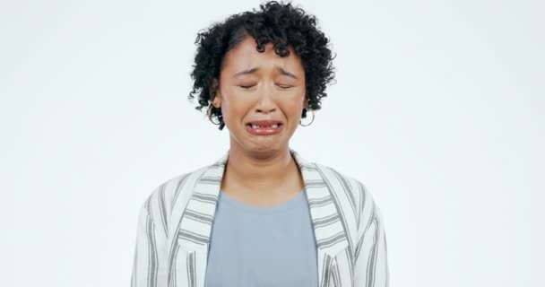 Плач Депрессия Лицо Грустной Женщины Студии Стрессом Страхом Психическим Кризисом — стоковое видео