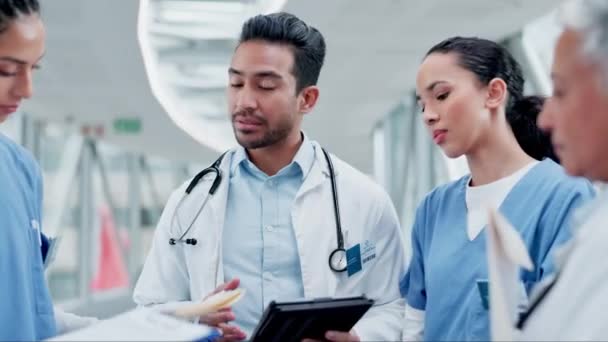 Artsen Verpleegkundigen Mensen Teamwork Tablet Planning Beheer Van Workflow Gezondheidszorg — Stockvideo
