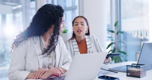 Coworking Teamwork Vrouwen Met Tablet Laptop Discussie Project Voorstel Met — Stockvideo