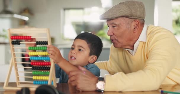 Abacus Matemática Avô Com Criança Para Aprender Estudar Ensinar Para — Vídeo de Stock