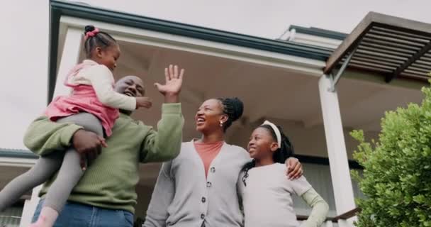 Propriété Succès Famille Cinq Pour Maison Neuve Célébration Heureux Plein — Video