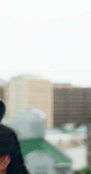 Вправи Жінка Дах Чайником Здоров Тренування Місті Особистий Тренер Силова — стокове відео
