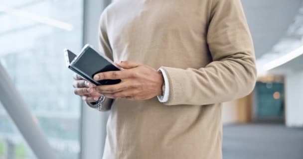 Руки Людини Смартфоні Введення Офіс Технології Підключення Язку Мереж Онлайн — стокове відео