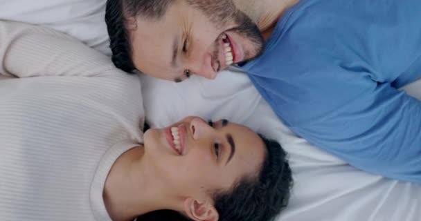 Vista Superior Feliz Pareja Cama Por Amor Unión Conexión Para — Vídeos de Stock