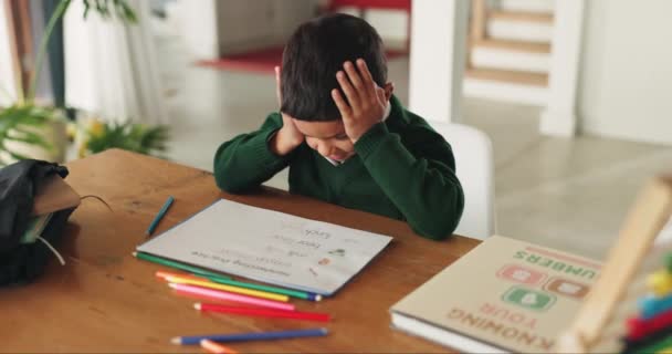 Maison Stress Enfant Avec Des Devoirs Pour Éducation École Apprentissage — Video