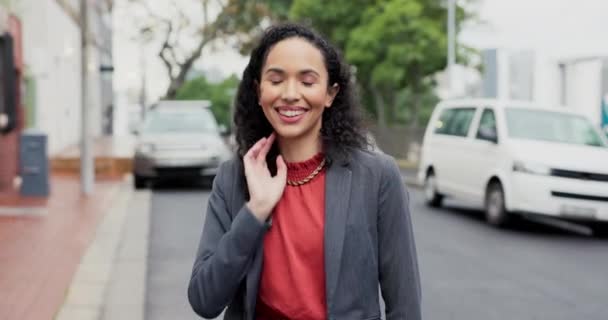 Ansigt Smil Forretningskvinde Byen Rejse Eller Pendle Til Arbejde Det – Stock-video
