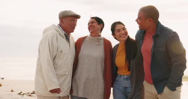Paar Lustige Und Ältere Eltern Strand Für Urlaub Urlaub Meer — Stockvideo