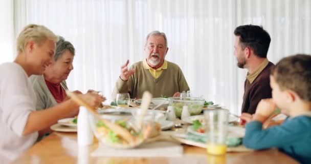 Família Almoço Conversa Sala Jantar Com Amor Vínculo Comunicação Casa — Vídeo de Stock