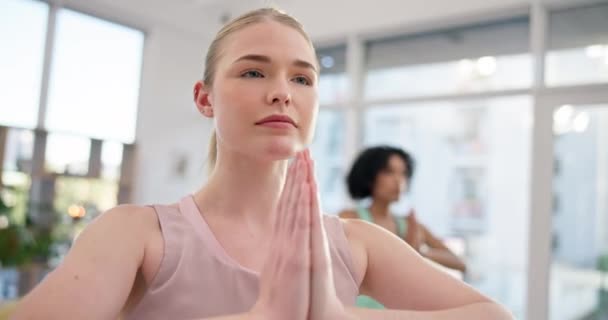 Meditación Yoga Respiración Con Mujer Clase Para Paz Aptitud Salud — Vídeos de Stock