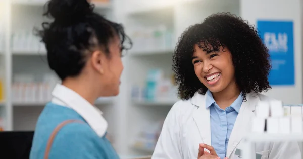 Young Female Chemist Helping Customer Purchase Prescription Chronic Medication Pharmacy — Stock Photo, Image