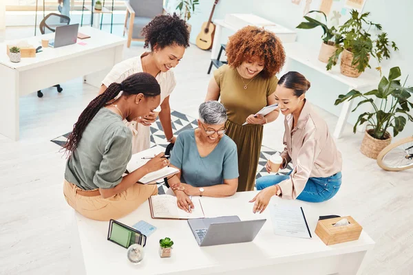 Zakelijke Vrouwen Vergadering Computer Planning Ontwerp Teamwork Brainstormen Voor Kantoor — Stockfoto