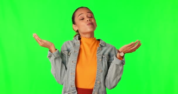 Choice Shrug Confused Woman Green Screen Background Studio Choose Decision — Stock Video