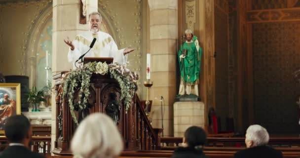 Religia Kapłan Kazanie Kościele Dla Wiary Zaufania Komunikacji Publicznością Starszy — Wideo stockowe