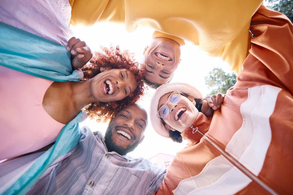 Portrait Smile Group Friends Huddle Outdoor Together Freedom Bonding Fun — Stock Photo, Image