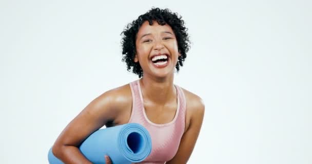 Mulher Cara Riso Ioga Fitness Com Tapete Exercício Engraçado Felicidade — Vídeo de Stock