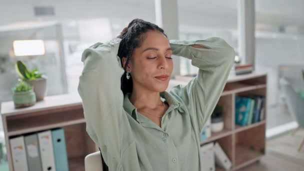 Relajarse Respirar Una Mujer Negocios Oficina Para Terminar Completar Una — Vídeo de stock