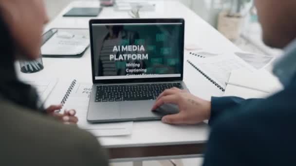 Presentasjon Forretningsfolk Laptop Skjerm Med Informasjon Plattform Arbeidsplanlegging Møte Selskap – stockvideo
