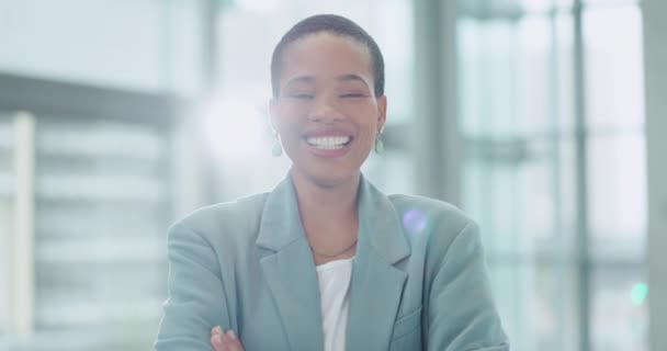 Ansikte Advokat Och Skrattande Svart Kvinna Kontoret Företag Företag Och — Stockvideo
