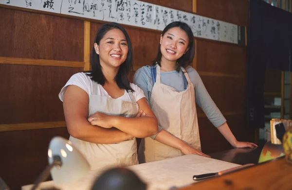 Propietario Del Restaurante Equipo Retrato Mujeres Asiáticas Con Sonrisa Confianza —  Fotos de Stock