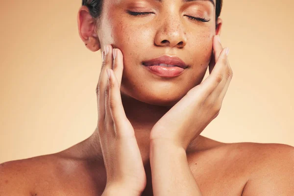 Hautpflege Schönheit Und Natürliches Gesicht Der Frau Mit Händen Für — Stockfoto
