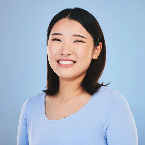 Feliz Sorriso Retrato Mulher Asiática Estúdio Com Rosto Natural Maquiagem — Fotografia de Stock