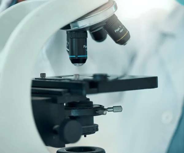 Mikroskop Nauka Laboratorium Zbliżeniem Analizą Patologia Badanie Badaniami Medycznymi Wiedza — Zdjęcie stockowe