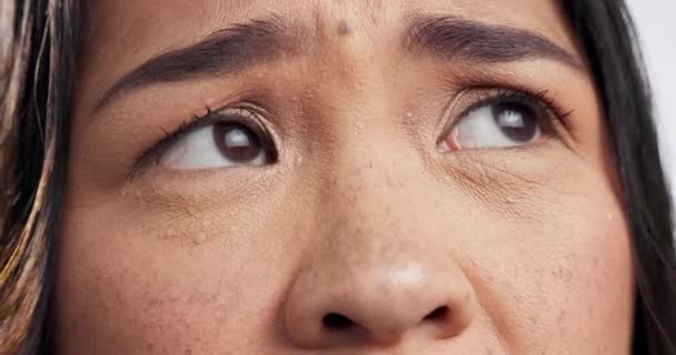Ojos Confusos Cara Mujer Con Ansiedad Estudio Por Problemas Salud — Vídeos de Stock