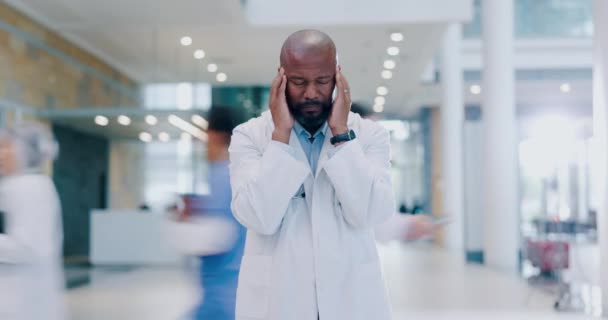 Schwarzer Mann Arzt Und Kopfschmerzen Zeitraffer Stress Oder Angst Vor — Stockvideo
