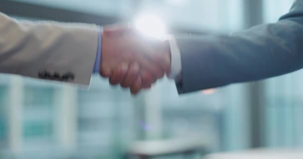 Üzletemberek Kézfogás Találkozó Bemutatkozás Vagy Üdvözlés Partnerségi Üzletben B2B Lehetőségben — Stock videók
