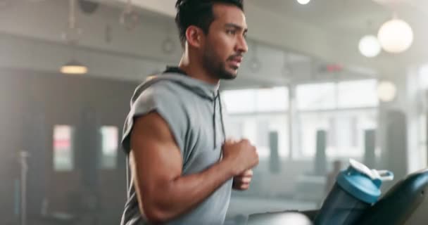 Asiatische Mann Fitness Und Laufen Auf Dem Laufband Für Übung — Stockvideo