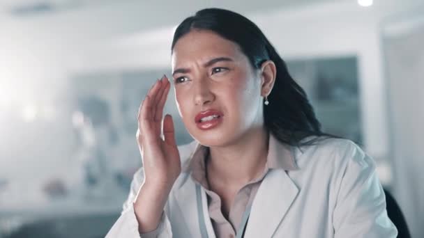 Stres Kadın Bilimadamı Laboratuvarda Baş Ağrısı Var Aşırı Yorgunluk Migren — Stok video