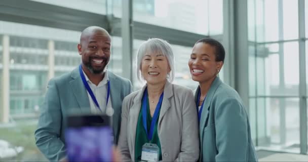 Feliz Diversidade Pessoas Negócios Com Sorriso Para Uma Foto Construção — Vídeo de Stock