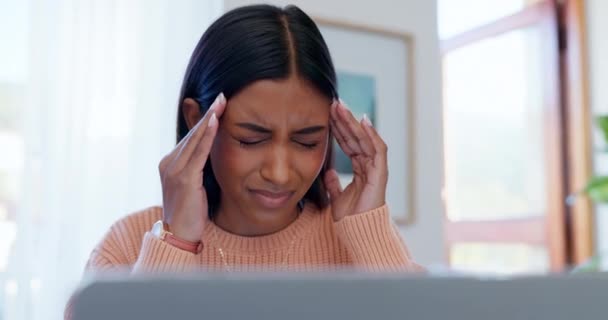 Vrouw Hoofdpijn Stress Laptop Studeren Leren Onderwijs Falen Schuld Geestelijke — Stockvideo