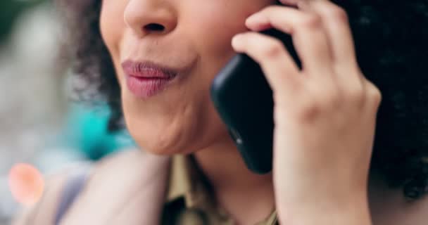 Manos Llamada Telefónica Boca Mujer Hablando Ciudad Comunicación Chat Aire — Vídeo de stock