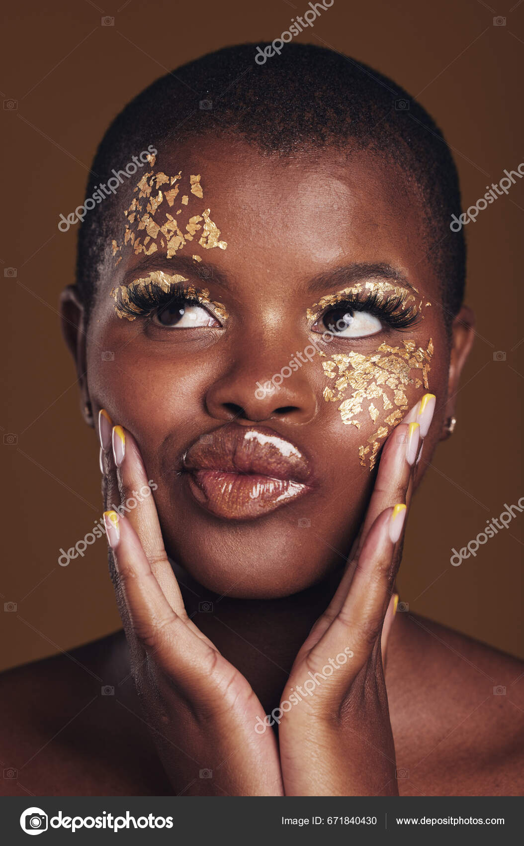 Art Fun Black Woman Gold Makeup Brown Background Glitter Paint