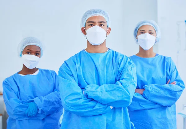 Maschera Viso Team Chirurghi Persone Con Braccia Incrociate Ospedale Sanità — Foto Stock