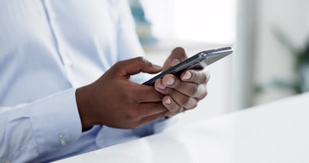 Phone Closeup Hands Businessman Typing Text Message Social Media Internet — Stock Video