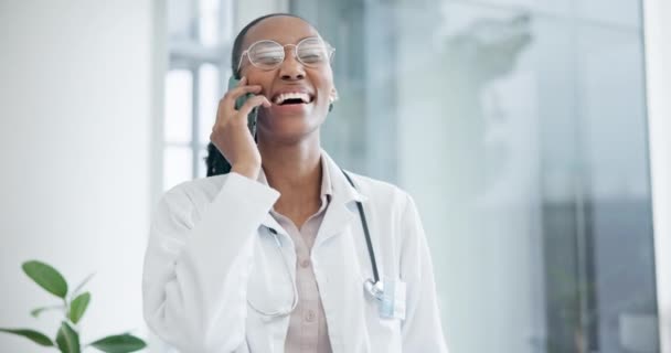 Phone Call Doctor Woman Laugh Hospital Conversation Consulting Telehealth Contact — Stock Video