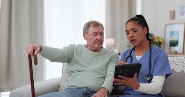Krankenschwester Alter Mann Oder Sprechen Von Testergebnissen Absprache Für Nachrichten — Stockvideo
