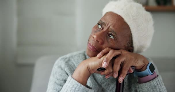 Hogar Pensamiento Anciana Con Depresión Salud Mental Triste Con Jubilación — Vídeos de Stock