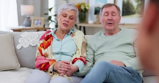 Altes Paar Auf Der Couch Therapie Beim Psychologen Und Beratung — Stockvideo