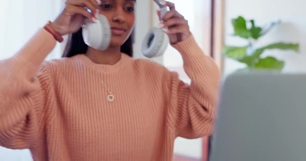 Muzyka Słuchawki Nauka Kobietą Domu Podcastu Nauki Audio Studium Kobieta — Wideo stockowe