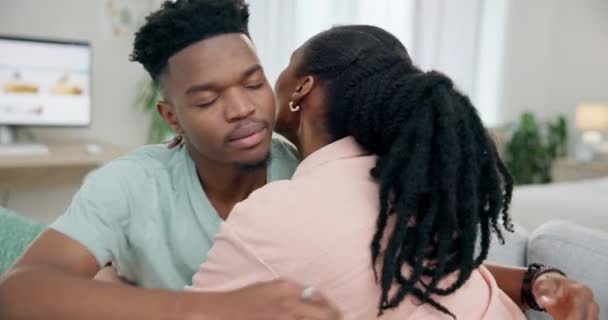 Abrazo Cuidado Pareja Negra Con Amor Comodidad Para Una Sensación — Vídeos de Stock