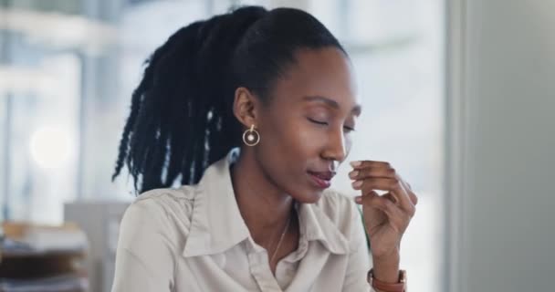Бизнес Женщина Головная Боль Стресс Компьютере Ошибку Расчета Заработной Платы — стоковое видео