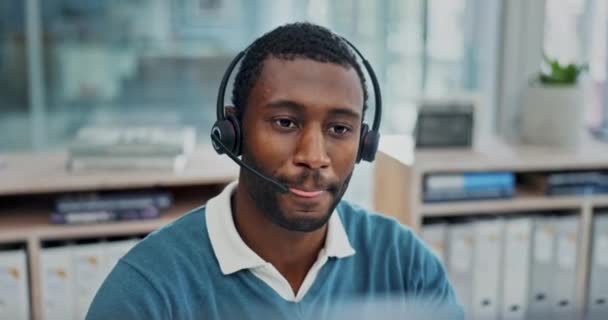 Call Center Suporte Cliente Homem Negro Escritório Com Água Falando — Vídeo de Stock