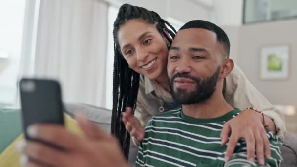 Hjem Selfie Par Med Kærlighed Hukommelse Hengivenhed Med Ægteskab Romantik – Stock-video