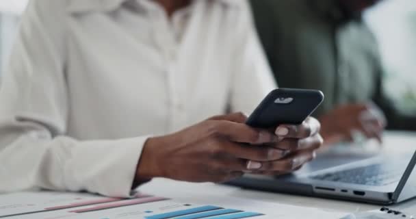 Telefonní Hovor Kontakt Obchodní Žena Úřadu Vyjednáváním Konverzací Africká Profesionálka — Stock video