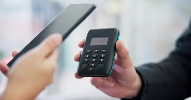 Telefone Mãos Máquina Cartão Pagamento Transação Comércio Eletrônico Check Out — Vídeo de Stock