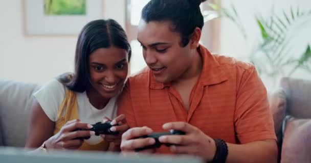 Rahatlama Hafta Sonu Tatilinde Video Oyunları Eğlence Eğlenceli Çiftler Rekabetçi — Stok video