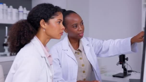 Laboratório Informática Cientista Mulheres Com Emprego Pesquisa Estudo Médico Hospital — Vídeo de Stock